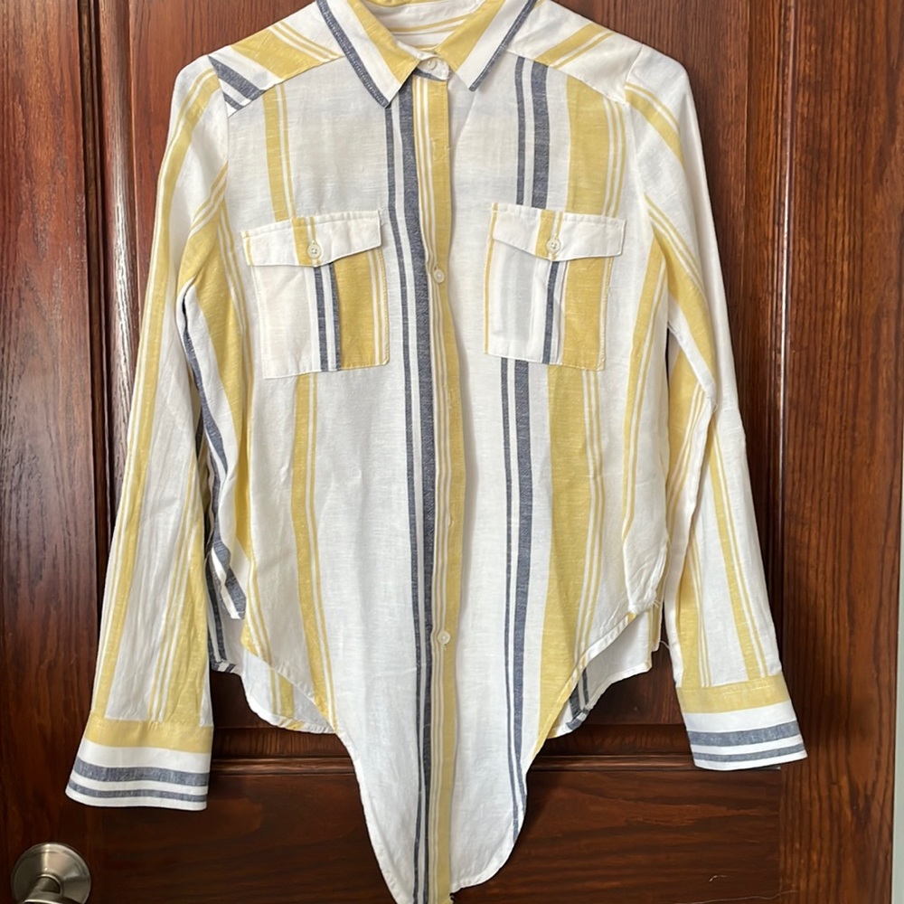 Woman’s tie front button downt